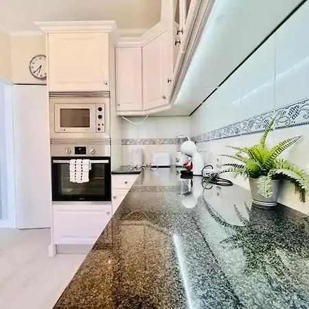 Brisamarvilas Sea View, 5 Min Walk To Town & 12e13 Ferienhaus Albufeira