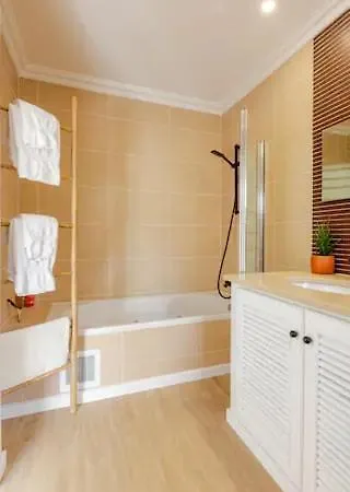 Σπίτι διακοπών Brisamarvilas Sea View, 5 Min Walk To Town & 12e13 Αλμπουφέιρα