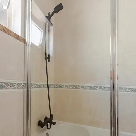 Σπίτι διακοπών Brisamarvilas Sea View, 5 Min Walk To Town & 12e13 *